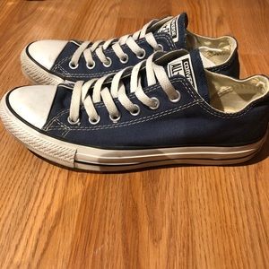 Navy blue chuck taylor converse low tops